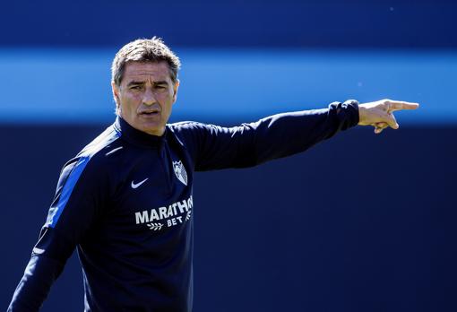 Míchel durante un entrenamiento del Málaga