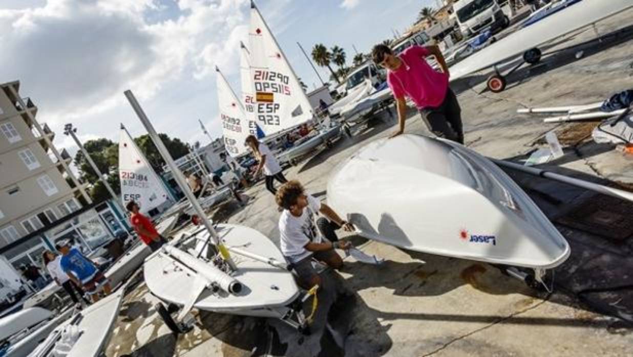 Más de 100 regatistas compiten en la Copa de España de Laser Radial