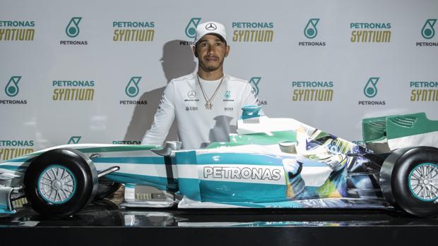 Lewis Hamilton «pasa» de los 'Papeles del Paraíso'