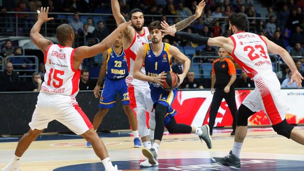 El Khimki frena al Baskonia