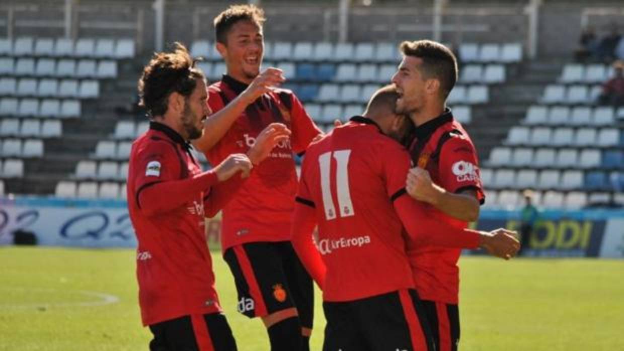 El Mallorca paga a los empleados que despide si no critican al club