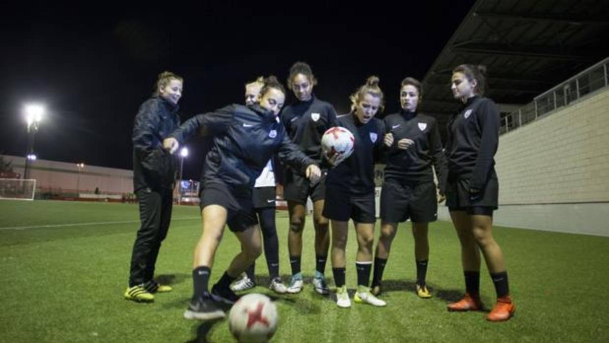 Varias jugadoras del Macrid CFF durante un entrenamiento