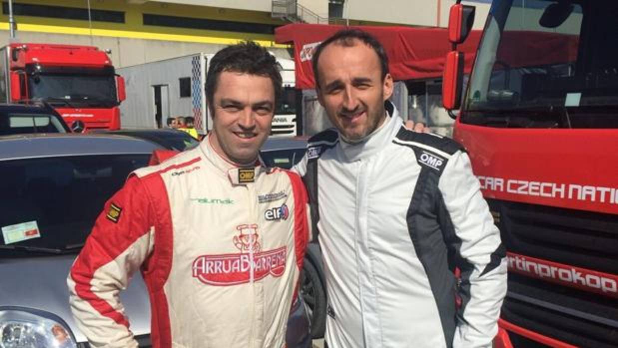 El piloto español, Antonio Aristi, junto a Kubica en una foto reciente