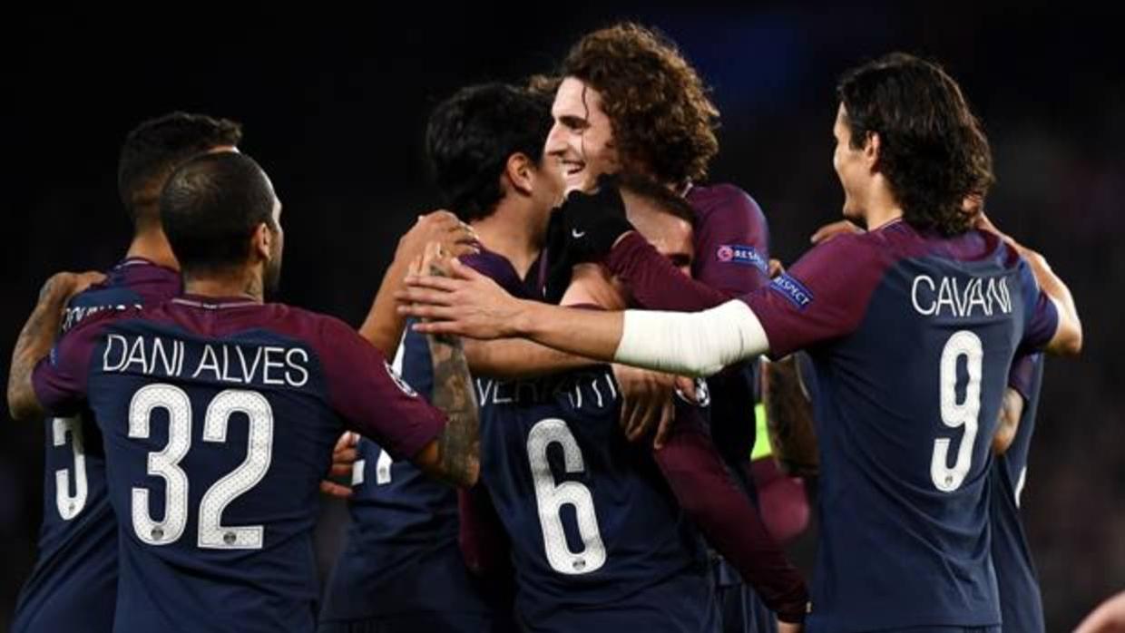 Los jugadores del PSG celebran uno de los siete goles al Celtic