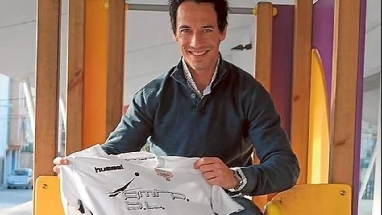 Rifaterra, en 2016, con la camiseta del Olímpic de Xátiva