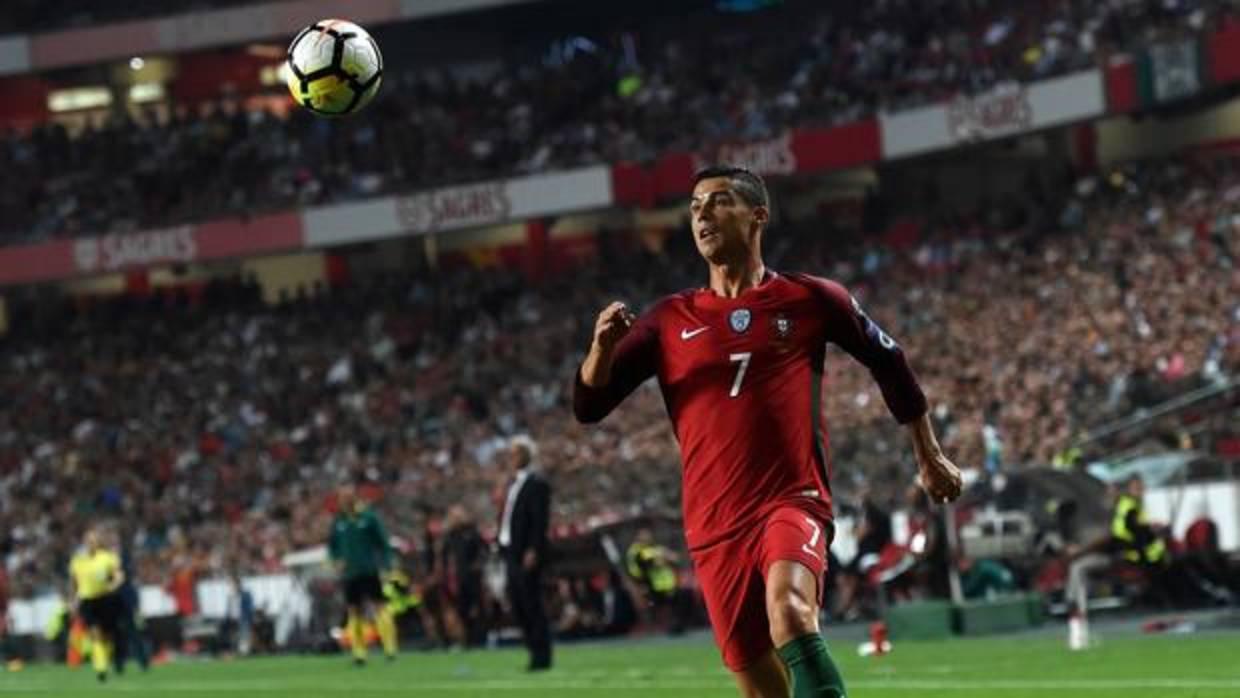 Cristiano, en un partido con Portugal