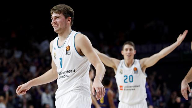 Doncic despeja la crisis blanca en el clásico