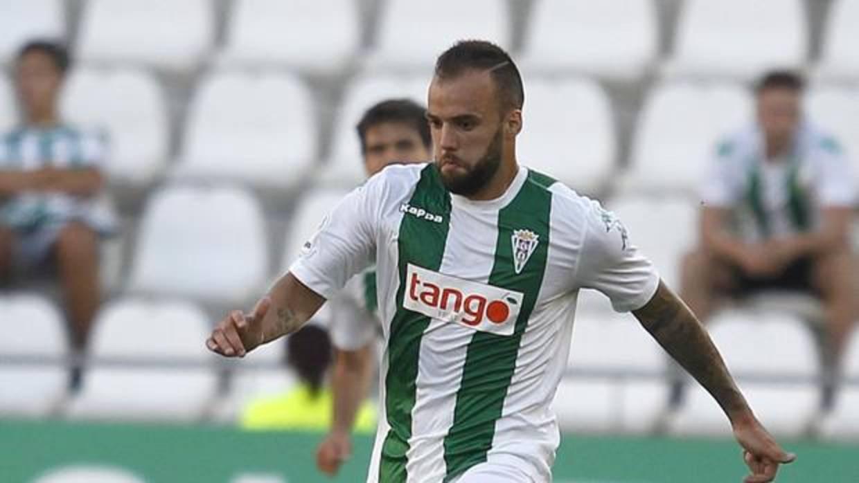 Edu Ramos, en un partido con la camiseta del Córdoba CF