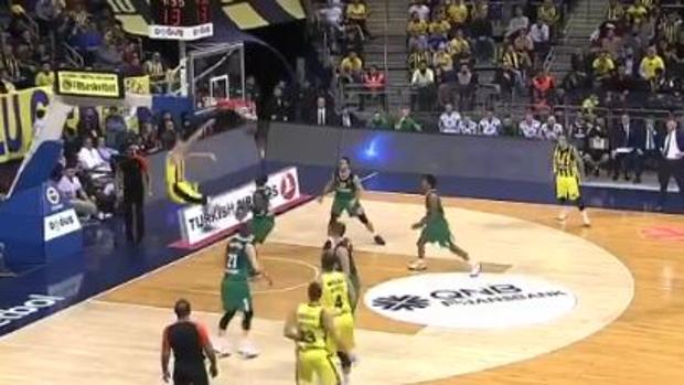 El mate imposible de Vesely que asombra a la Euroliga