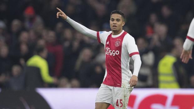 Justin Kluivert cierra el año con otro grandioso gol por la escuadra