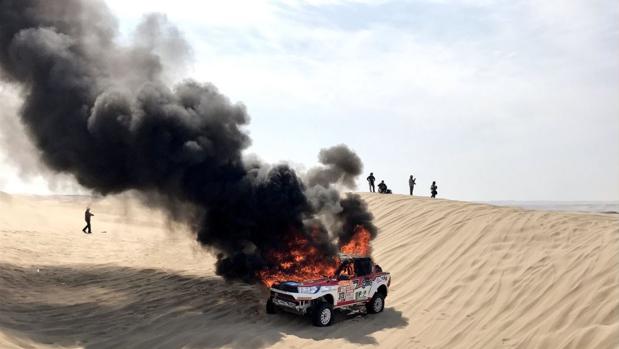 Un incendio calcina el Toyota de la piloto argentina Alicia Reina