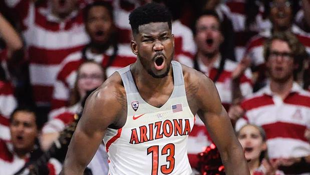 Así juega DeAndre Ayton, el jugador que podría quitar el número 1 en el Draft a Luka Doncic