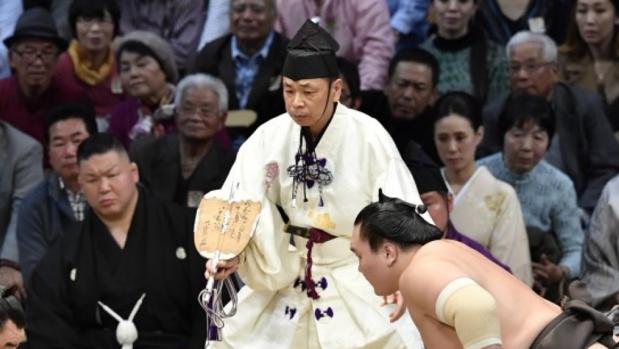 Inosuke Shikimori, el árbitro más prestigioso del sumo, se retirará por un caso de acoso sexual