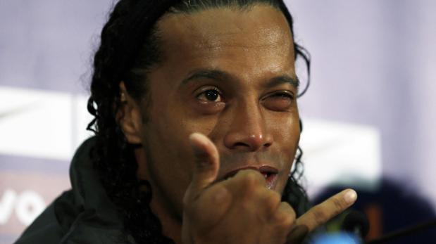 Ronaldinho anuncia su retirada del fútbol