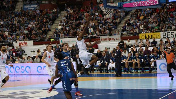 Jaycee Carroll toma la batuta sin Doncic