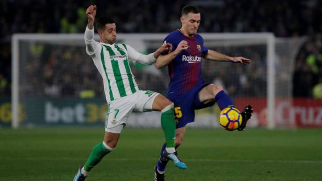 Thomas Vermaelen durante el partido ante el Betis