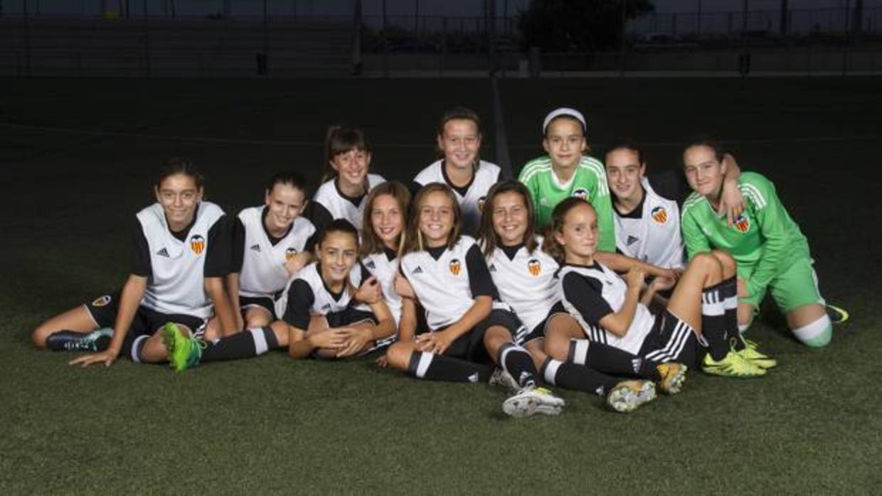 Las chicas del Valencia CF Féminas Alevín A