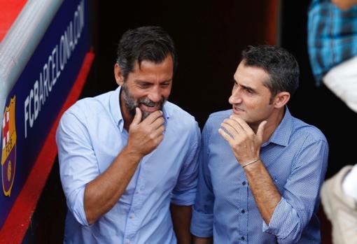 Quique y Valverde en los prolegómenos del partido de Liga de esta temporada