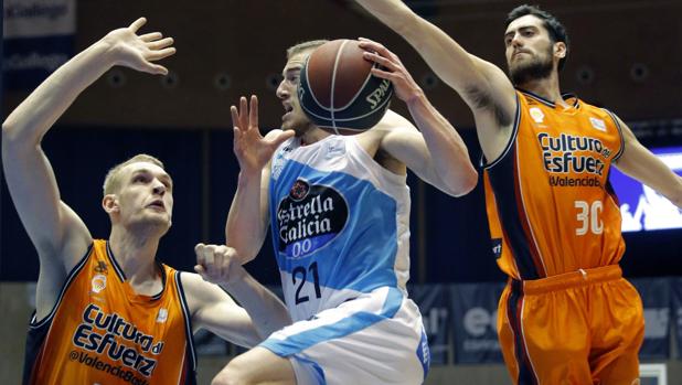 Sorprendente paliza de Obradoiro a Valencia Basket