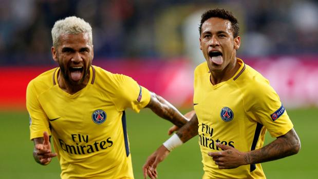 Alves: «Neymar necesitaba salir de la sombra de Messi»