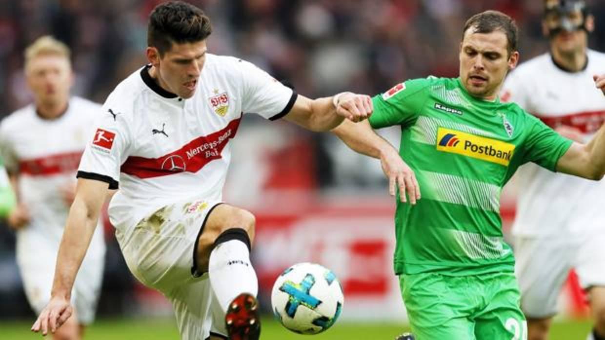 Mario Gómez durante el partido contra el Borussia Monchengladbach