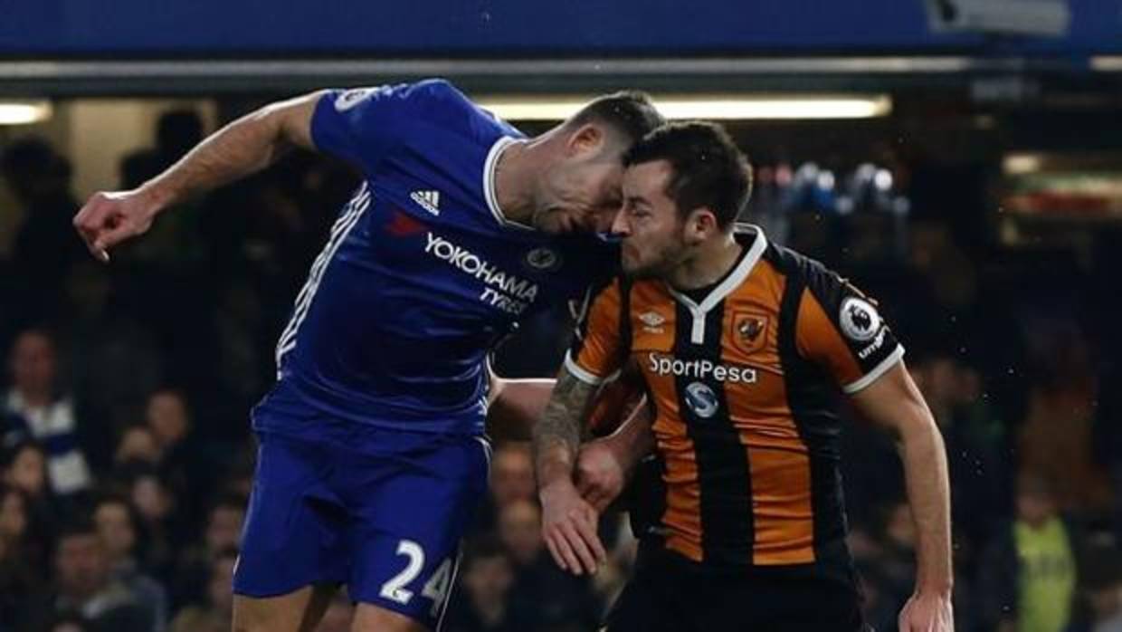 Ryan Mason abandona el fútbol por un cabezazo