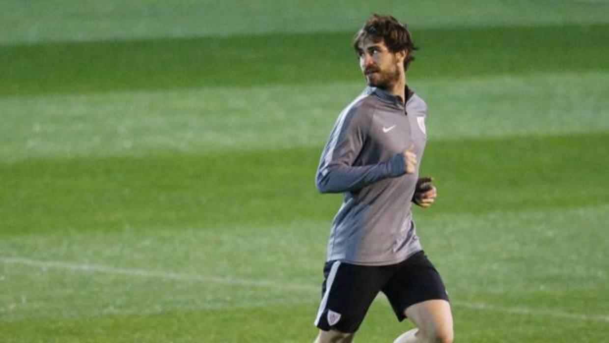 Yeray Álvarez, en un entrenamiento con el Athletic