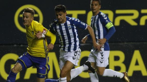 Cádiz y Lorca empatan sin goles y se reparten los puntos