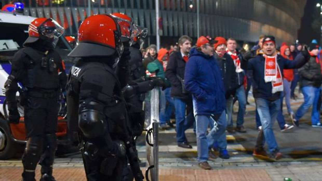 Hinchas del Spartak en Bilbao