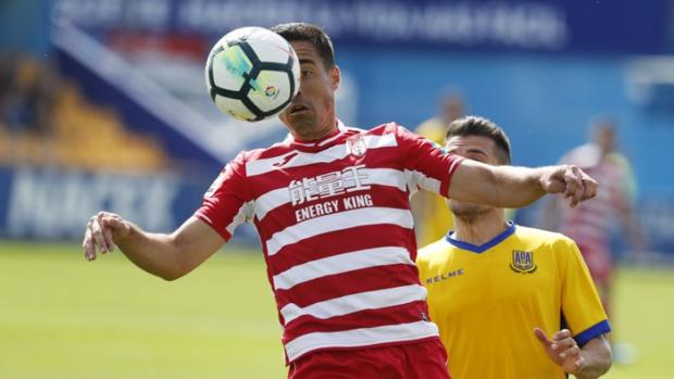 Un doblete de Adrián Ramos en dos minutos acaba con un buen Alcorcón