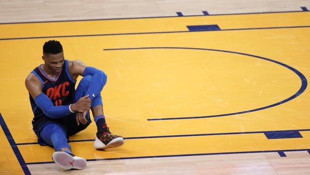 Acusan a Pachulia de intentar lesionar a Westbrook