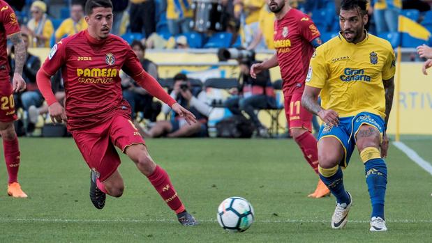 Las Palmas pierde y se complica la vida