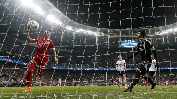 El Bayern refrenda su pase con un triunfo en Estambul