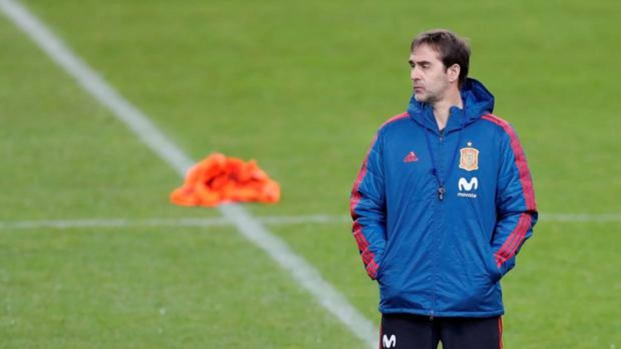 Julen Lopetegui durante un entrenamiento de la selección