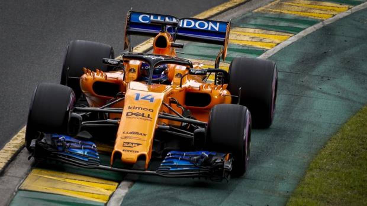 Alonso pilota el McLaren en Australia