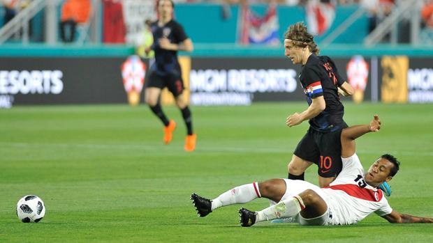Modric pone firme a Croacia