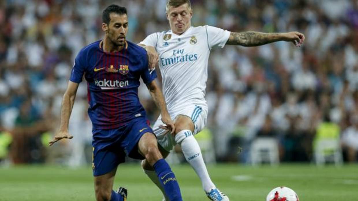 Busquets durante un partido ante el Real Madrid