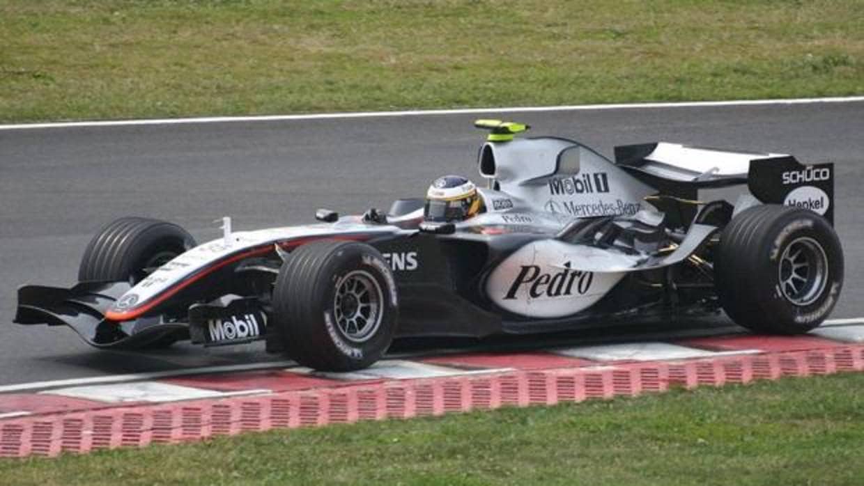 Hamilton amenaza el récord de Pedro de la Rosa en Bahréin