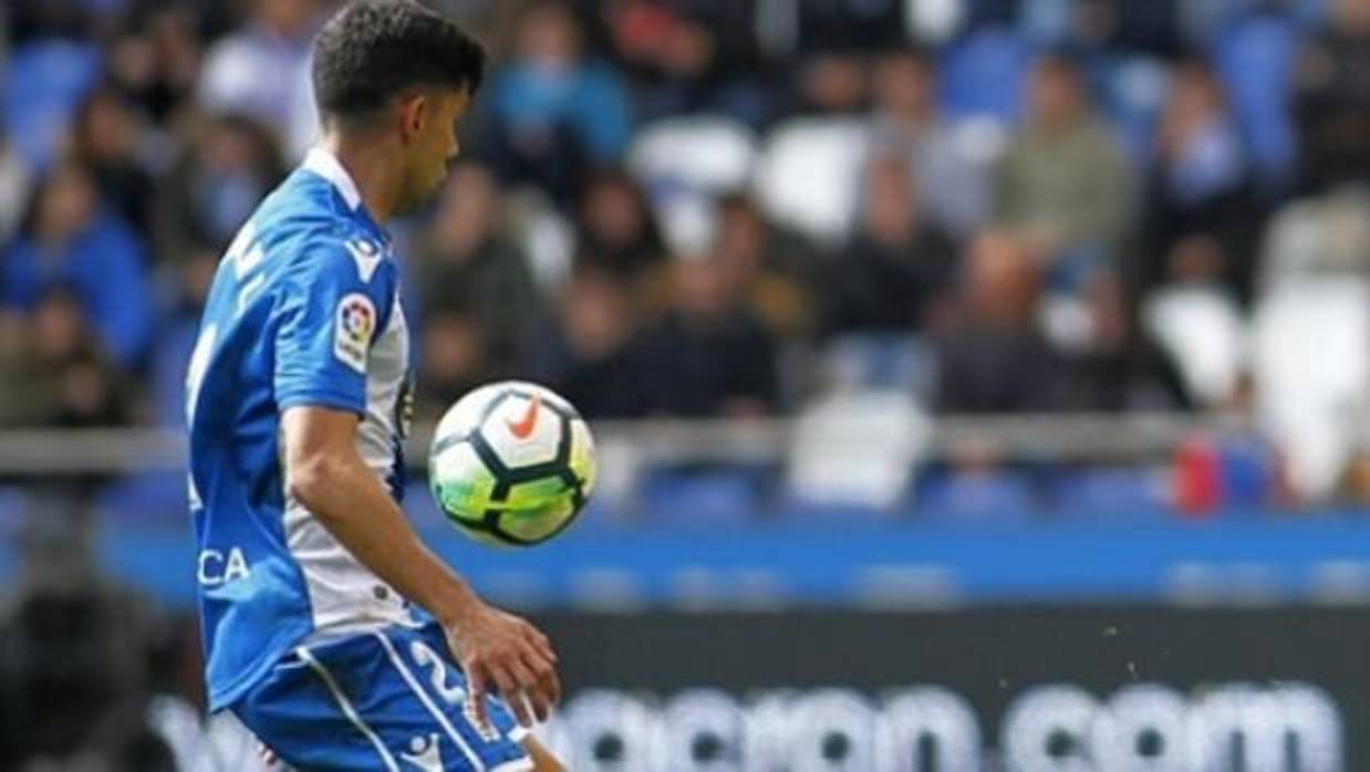 Adrián alimenta la esperanza del Deportivo y hunde al Málaga