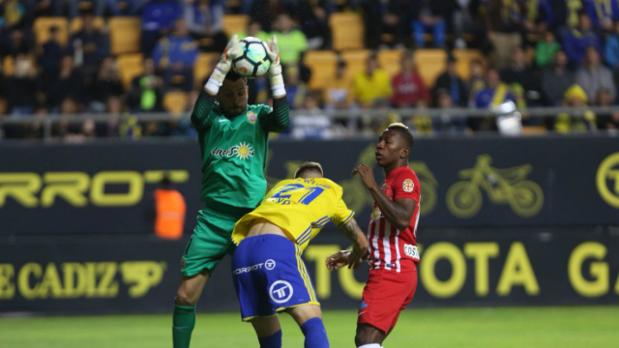 Cádiz CF-Almería (0-0) La ambición no pudo con la necesidad