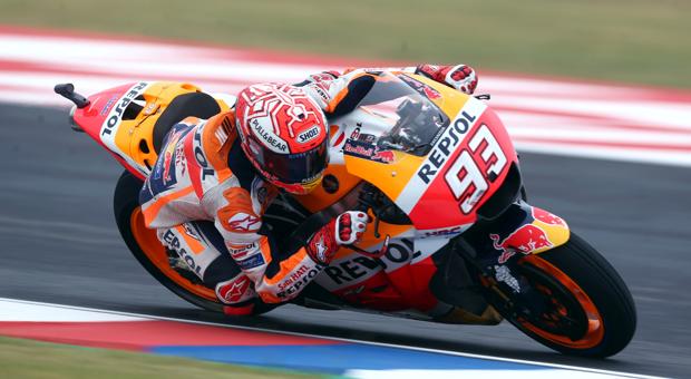 Miller deja sin pole a Pedrosa en el último suspiro