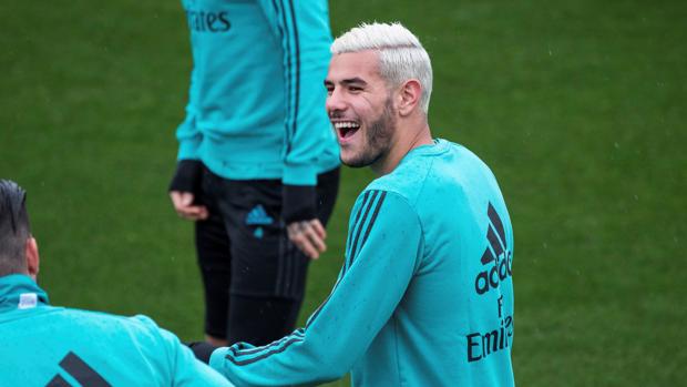 Theo Hernández calienta en Twitter el derbi Madrid-Atlético
