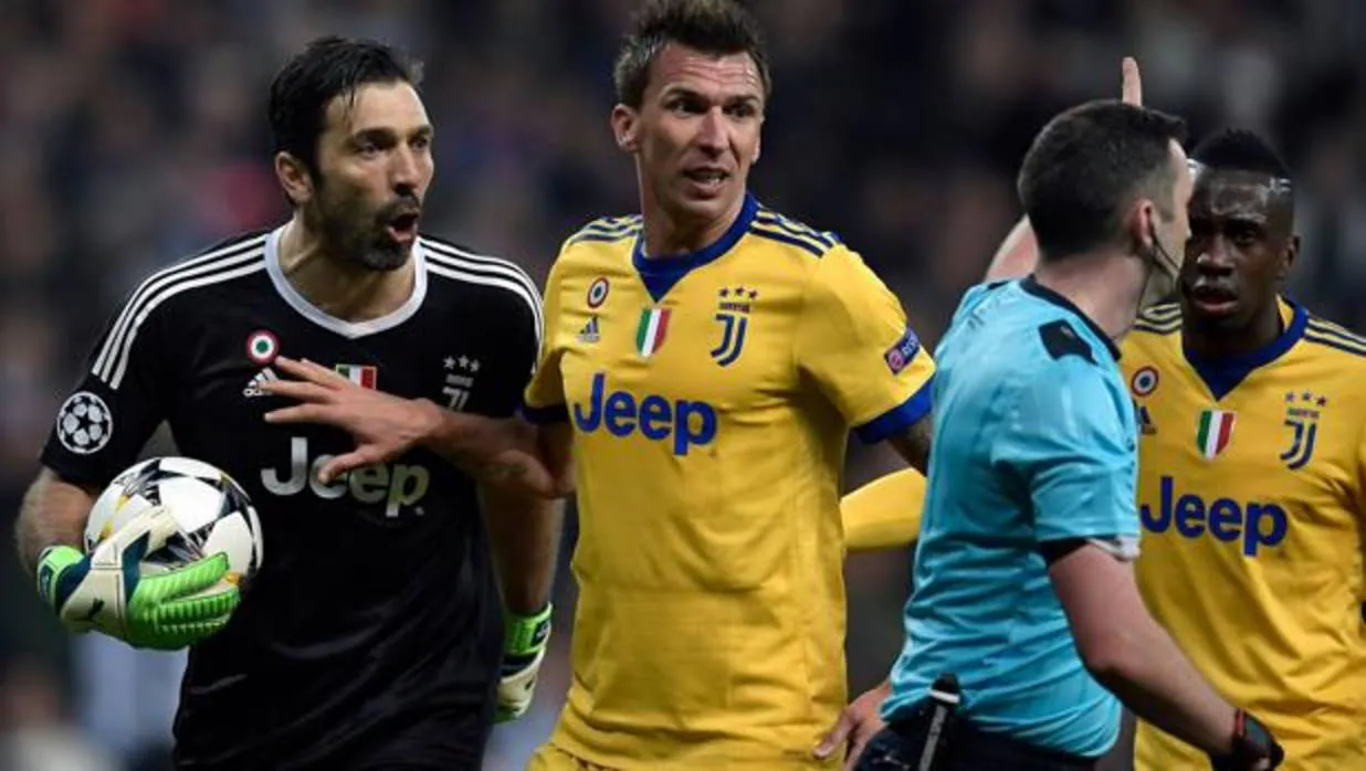 Buffon, indignado con el árbitro