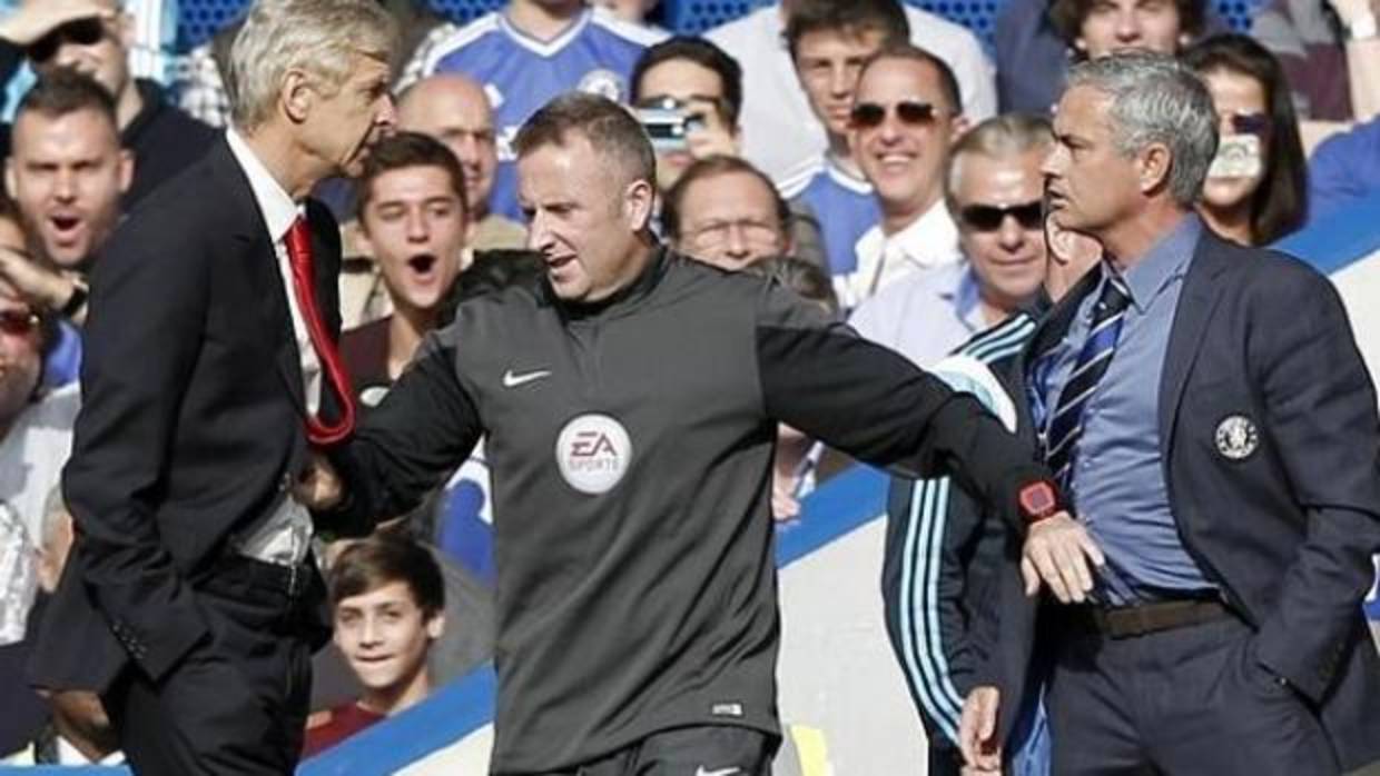 Wenger y Mourinho, en un pique durante la etapa del portugués en el Chelsea
