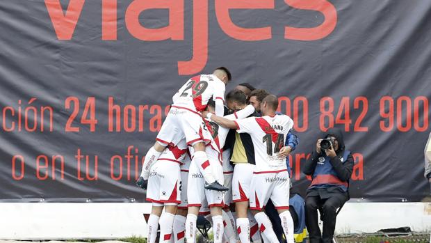 El Rayo recupera el liderato con un sufrido triunfo