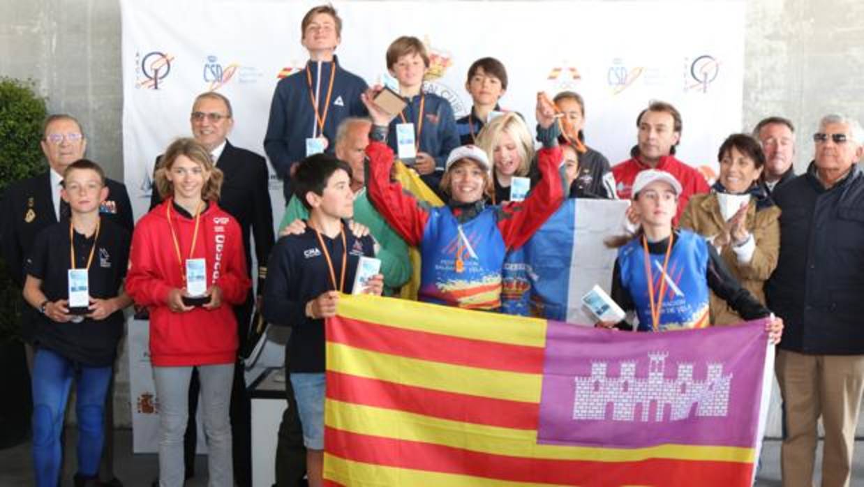 Pau Mesquida, Maria Perelló, Carlos Espí y Sara Díaz se quedan con la Copa de España de Optimist