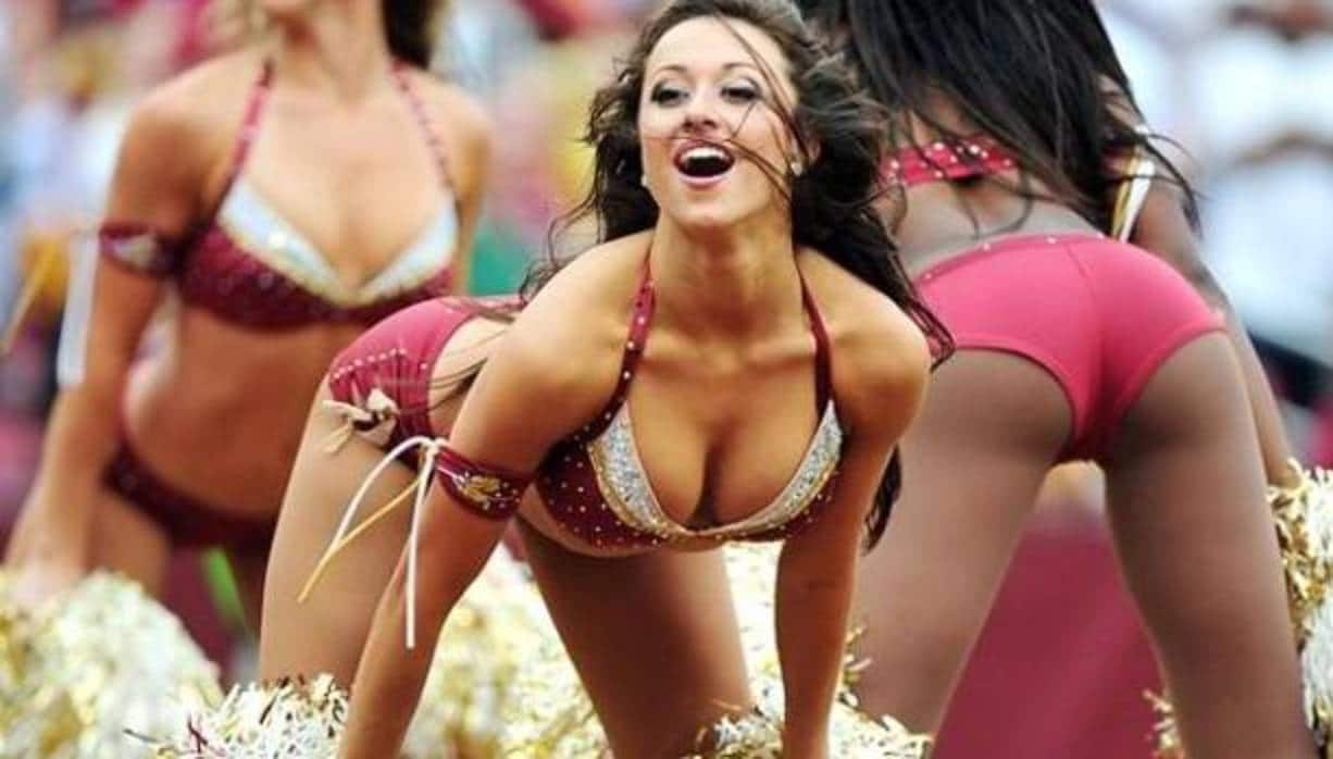 Escándalo en la NFL: cheerleaders posando en topless