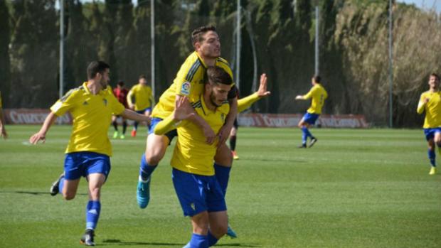 El Cádiz CF B defenderá su liderato el domingo a las 12.30 horas en El Rosal