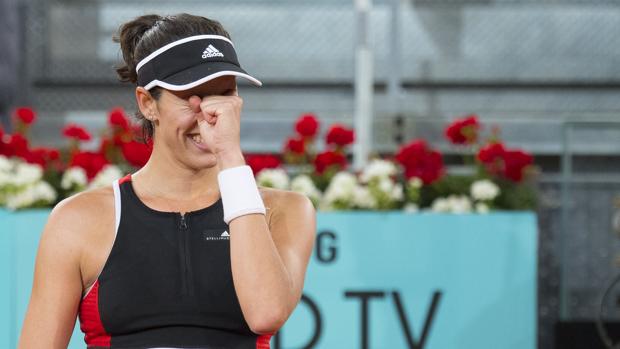 Muguruza, remontada para llegar a octavos