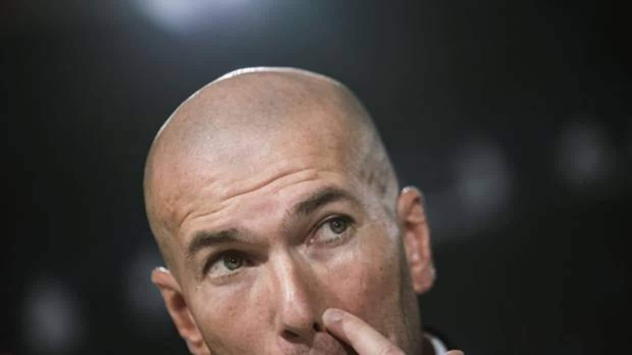 Zidane habla del caso Messi: «Ahora os enteráis de más cosas que suceden dentro»
